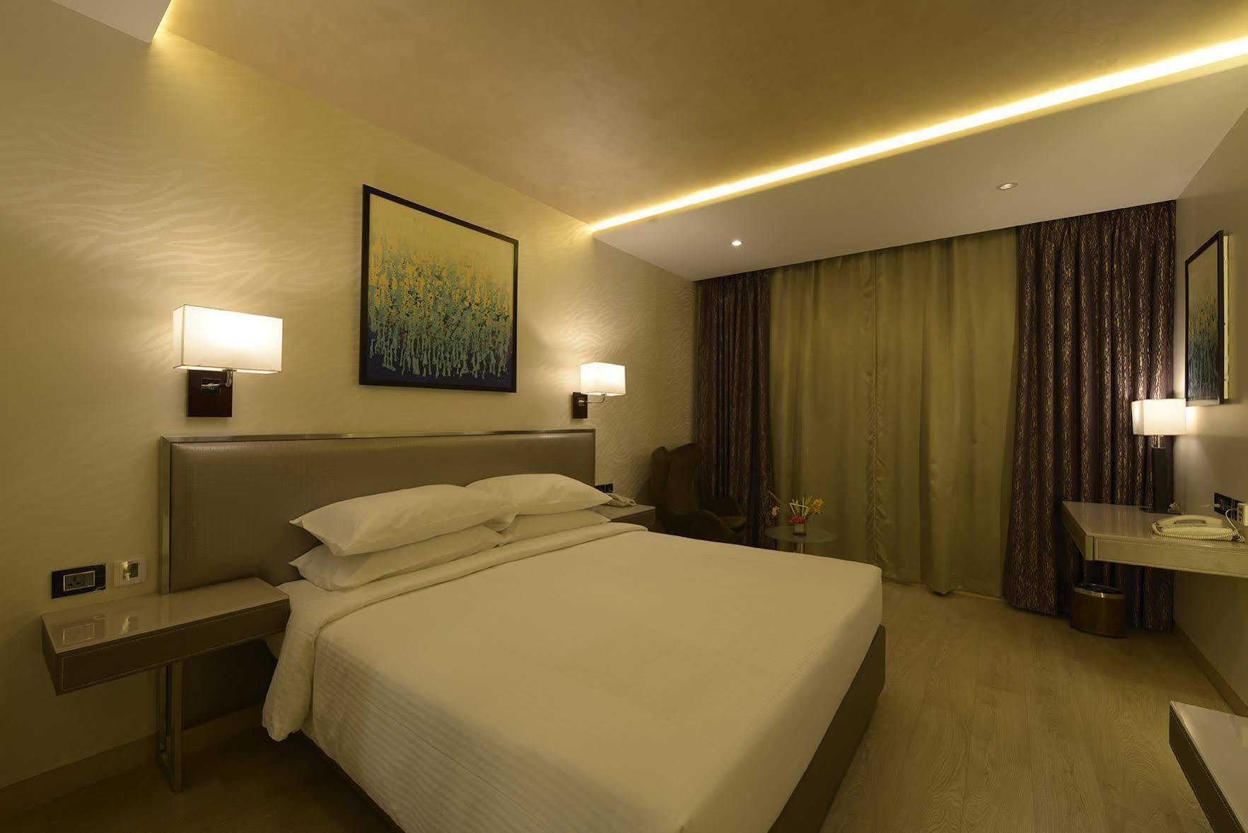 Genesis Hotel Near Mumbai Airport Dış mekan fotoğraf